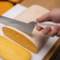 Profesionálny nôž na polotvrdý syr, 210 mm, biely