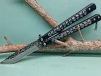 Nôž motýlik zatvárací, lebky, čierny