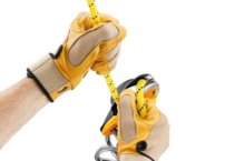 Kompaktná samoblokovacia zlaňovacia brzda Petzl Rig