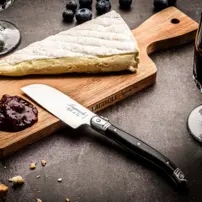 Nôž na syr Santoku Premium Line so servírovacou doskou - Acasia - čierny