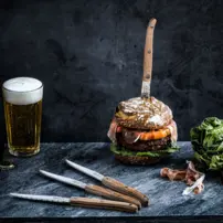 Steakové nože Innovation Line so zúbkovanou čepeľou - sada 6 kusov - dubové drevo