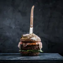 Steakové nože Innovation Line so zúbkovanou čepeľou - sada 6 kusov - dubové drevo