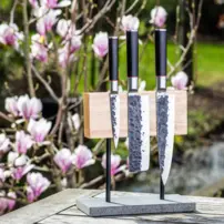 Magnetický stojan na nože Style de Vie - dubové drevo na podstavci z prírodného kameňa