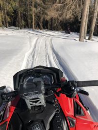 Jazda na snežnom skútri