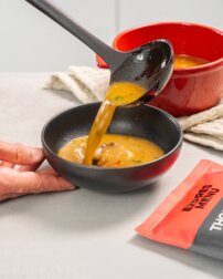 Tom Kha Gai - kokosová polievka s kuracím mäsom 2 porcie (600 g)