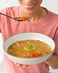 Tom Kha Gai - kokosová polievka s kuracím mäsom 2 porcie (600 g)